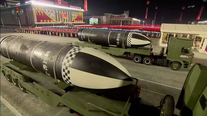 Severní Korea představila novou balistickou raketu pro ponorky